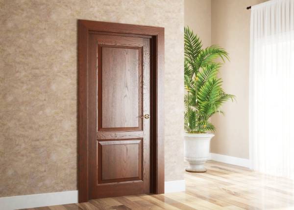 Деревянная межкомнатная дверь в квартиру